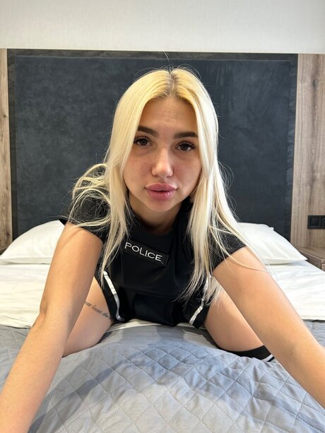 mature blonde onlyfans top galleries