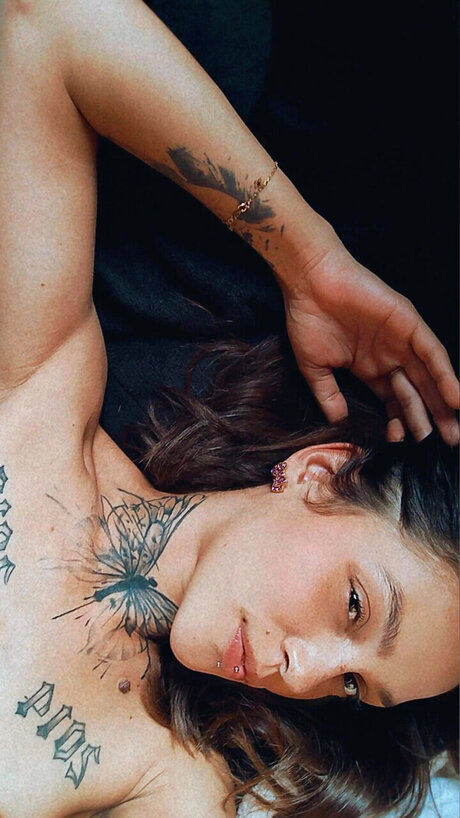 Aurora Ross_ star nude photos