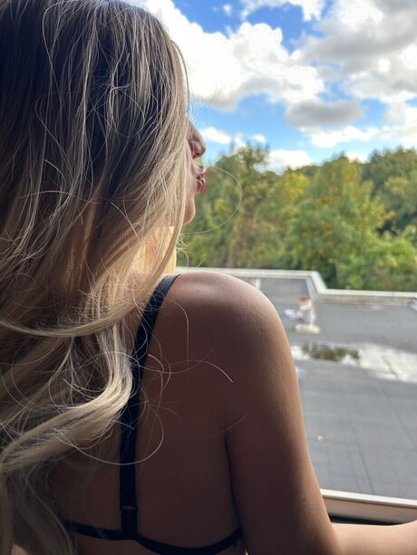 Hot Lola 18yo_ hd star images