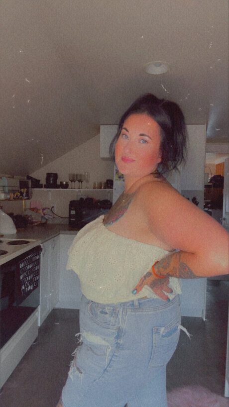 Katie Whorror star beautiful photos