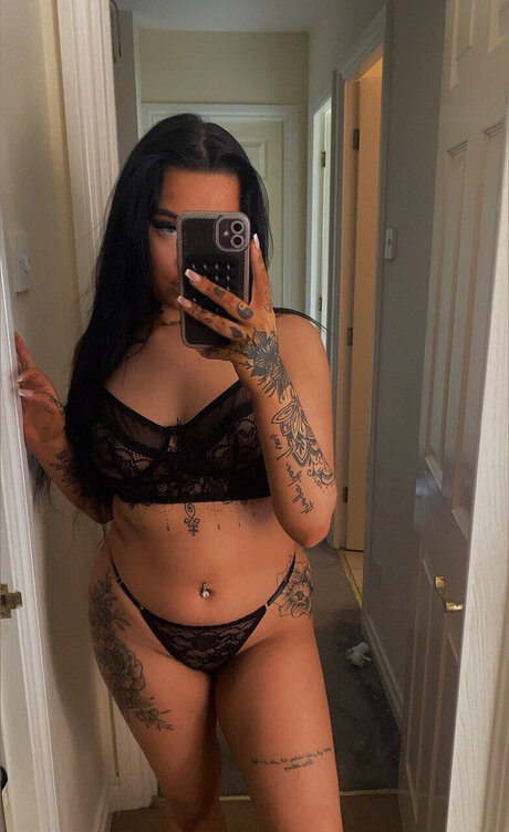 Anisa Hirst exclusive pornstar img