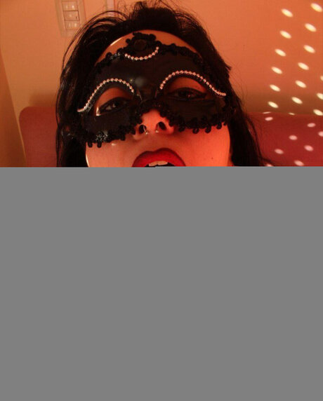 Eva Goth Burlesque Dancer model adult pics