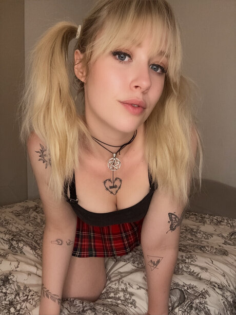 July Moon high quality model pictures