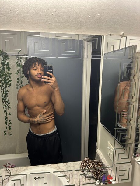 Louielou star hd picture