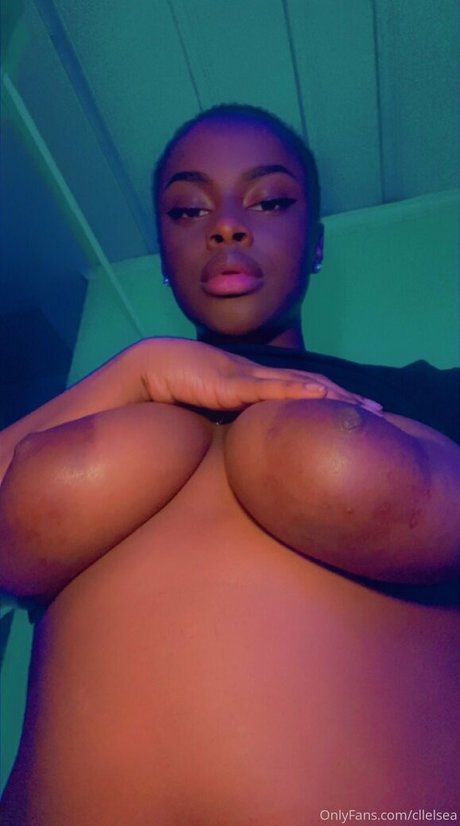 xxxsevn exclusive star image