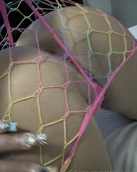 Sally Spice model hot img