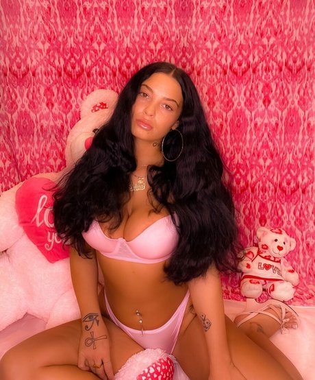 Sally Spice pretty pornstar pictures