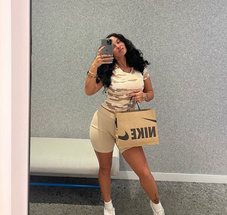 Sally Spice pornstar nude pictures