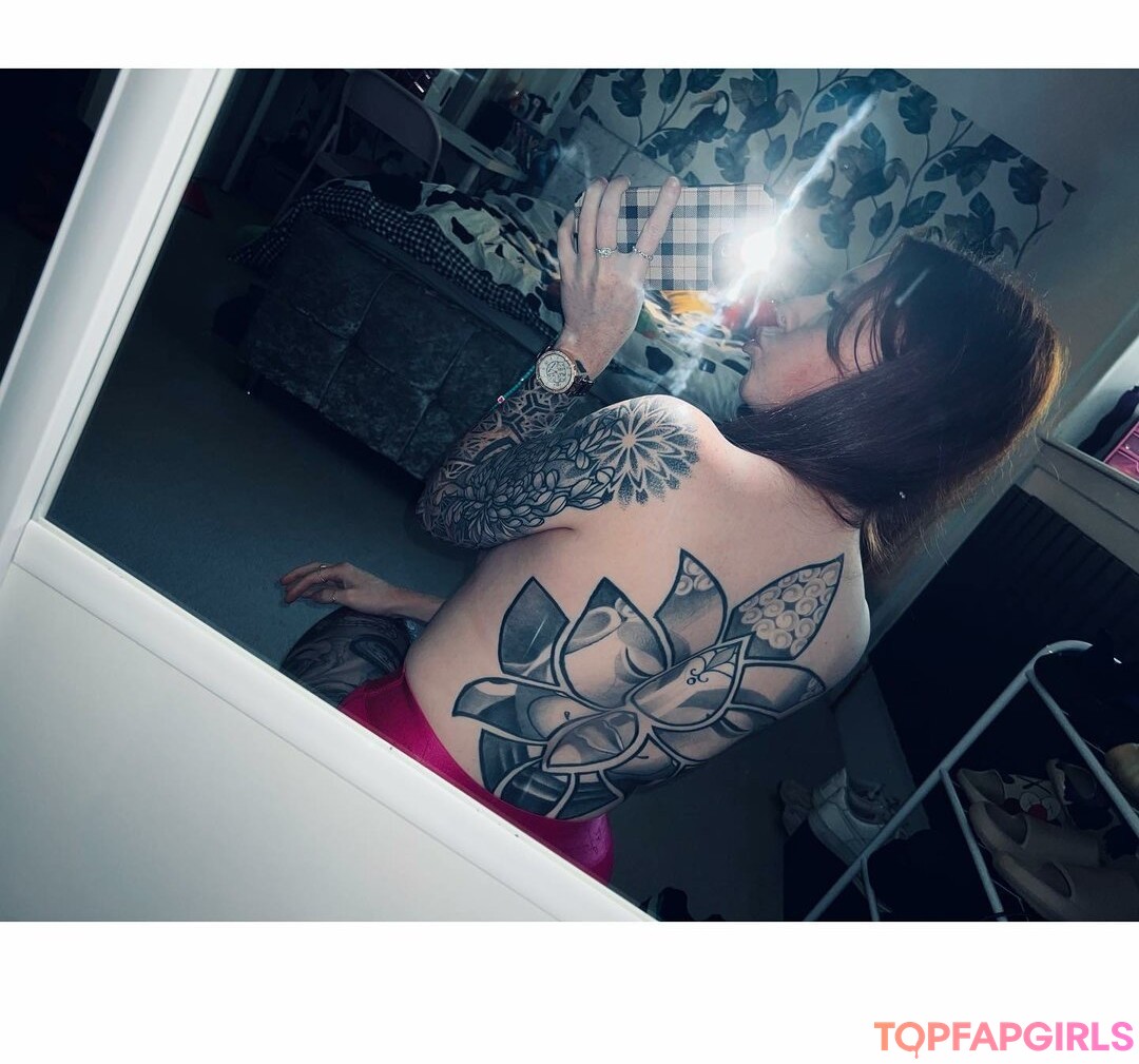 Molly Capper pretty pornstar photos