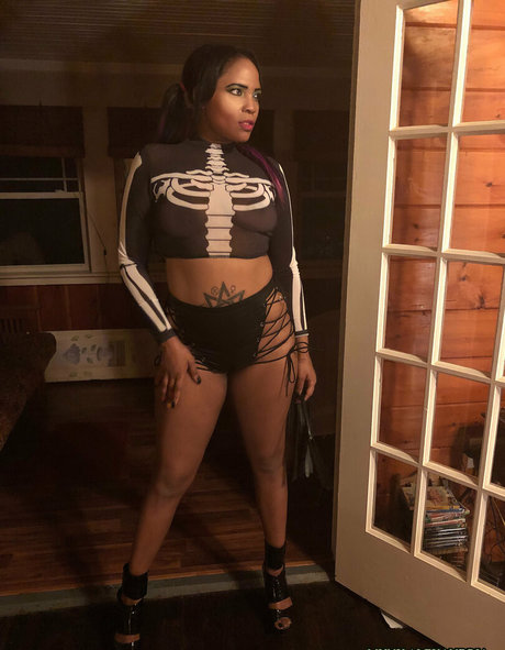 mynxalexandria sex model pictures