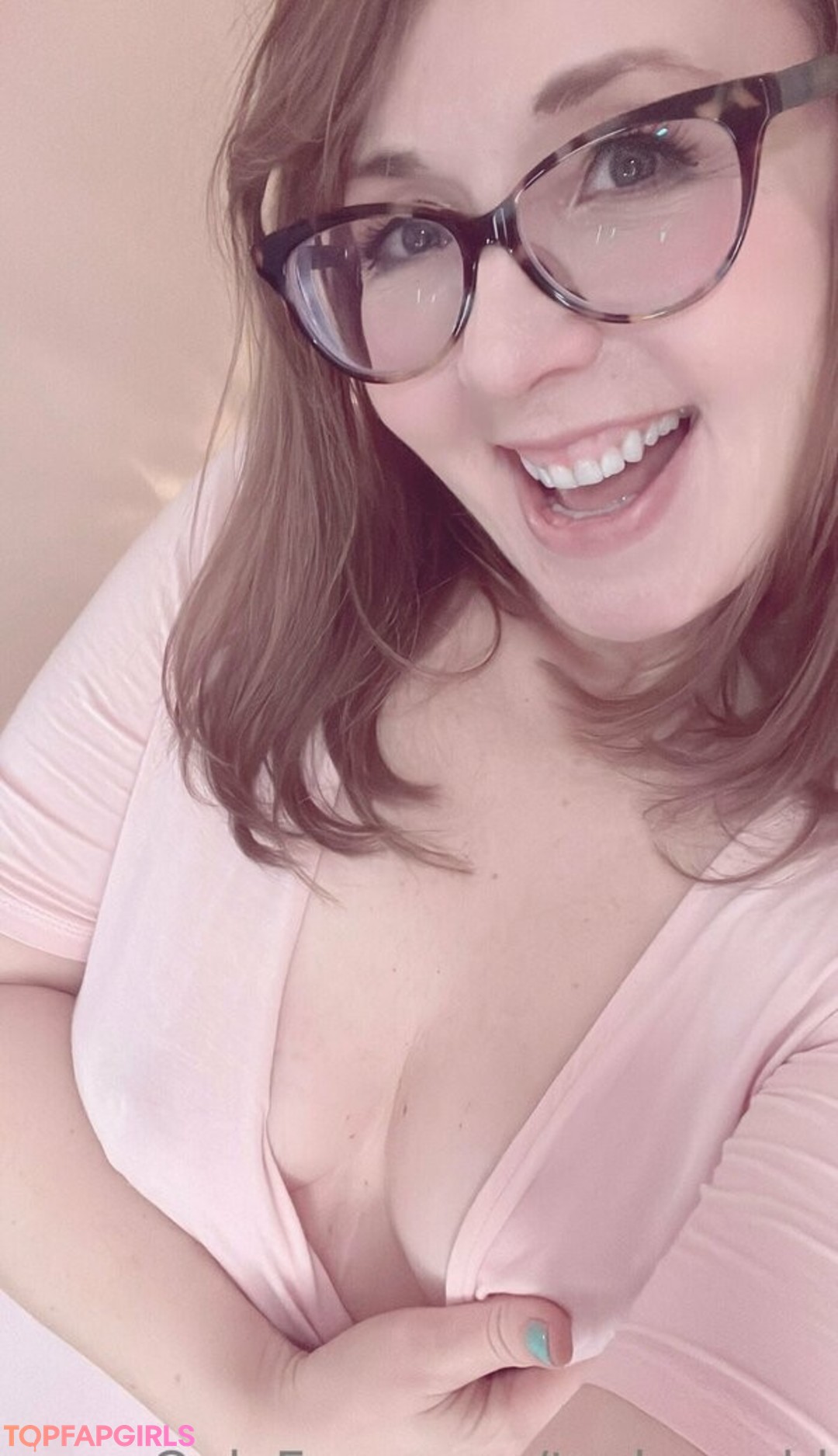 famous asian onlyfans nude picture