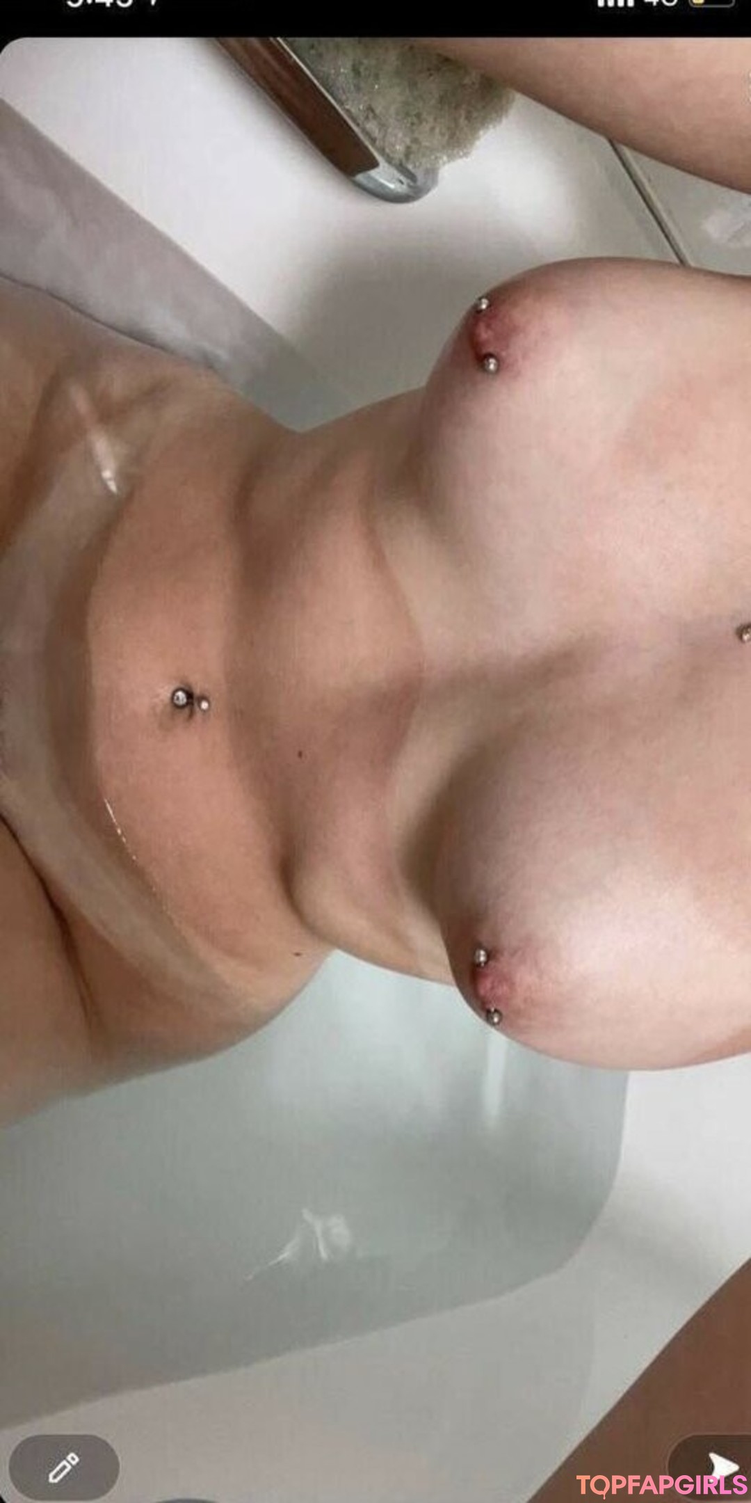 Geminihustlerisback adult model pic