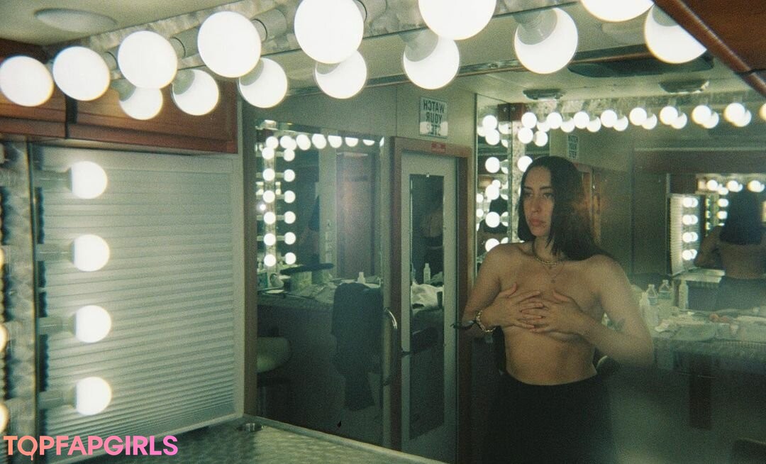 Elohim pretty pornstar image