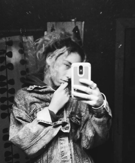 Indigo De Souza best star image