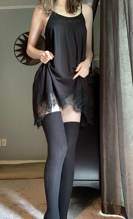 brunette petite onlyfans nude archive