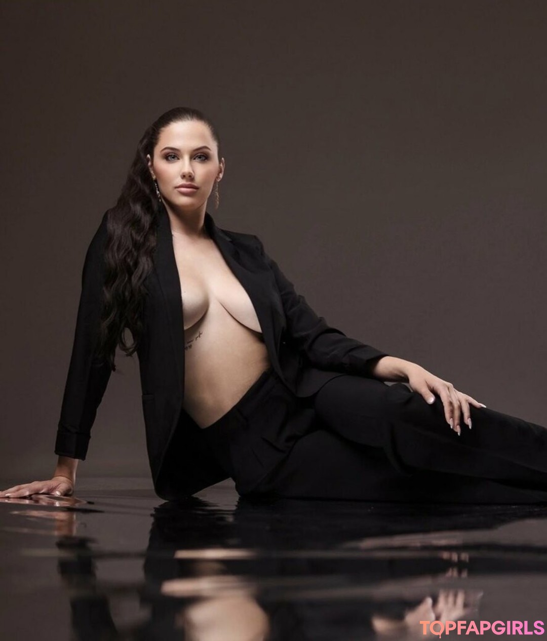 Taysia Lou Eckinger star art photos