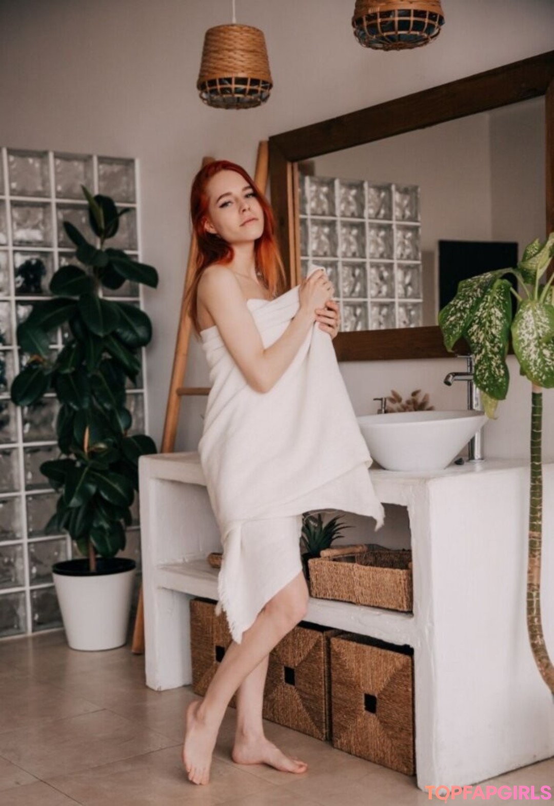 Denly sexy model img