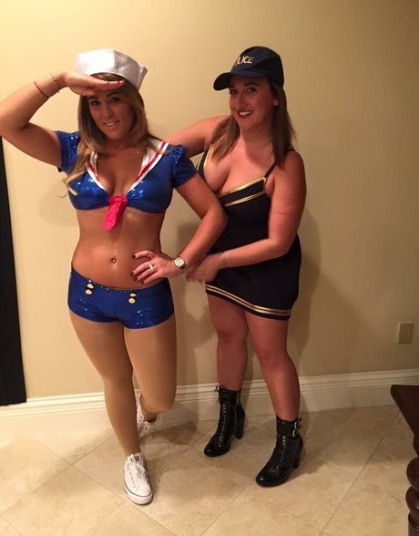 brunette petite onlyfans hot img