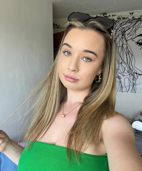 busty solo onlyfans sexy nude gallery