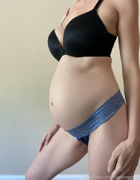 cutepreggo89 perfect model photo