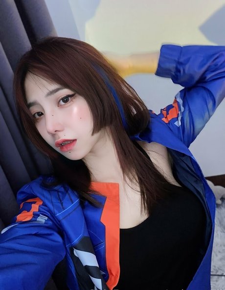 Jiebjah model adult pics