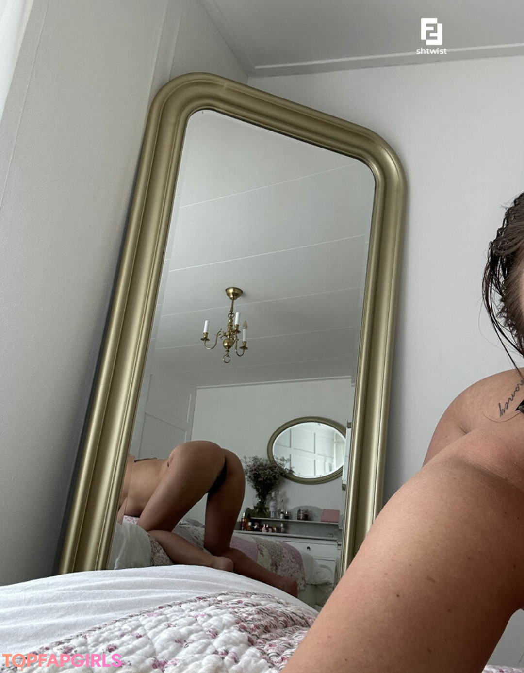 shtwist erotic actress img