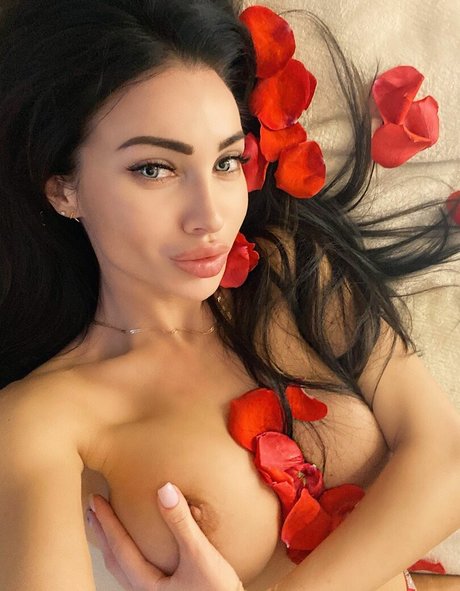 dark skin onlyfans adult image