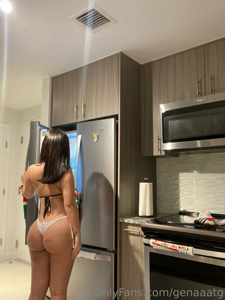 genaaatg star erotic photos