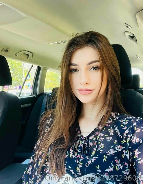 annie minor model photos