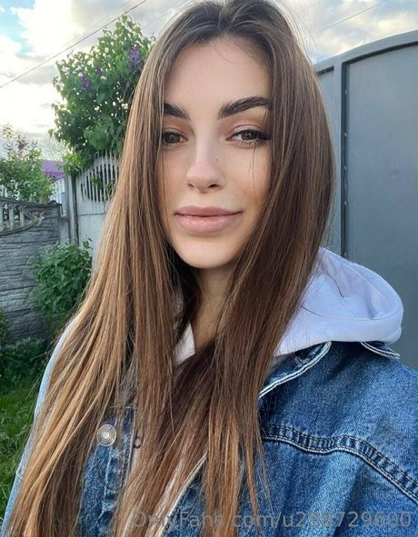 annie minor star naked photo