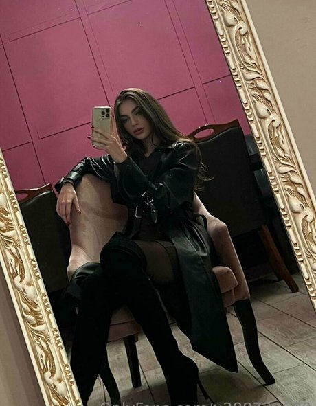 annie minor top profile image