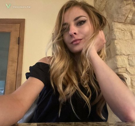 Tarah Kayne hot actress archive