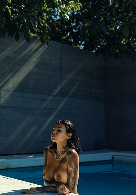 Lady Vamp model perfect pic