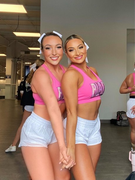 Lizzy Decologero best pornstar pics