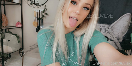 luvlexi star adult photo