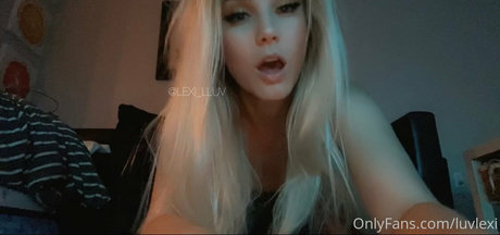 luvlexi best model img