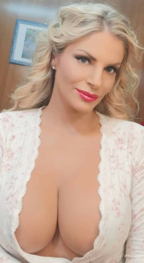 Francesca Cipriani pornstar high quality pics