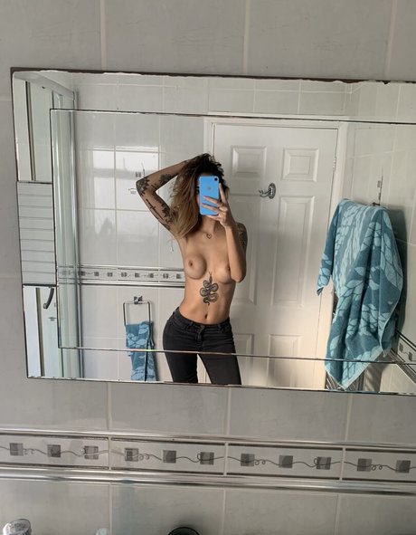 sashaswan star nude archive