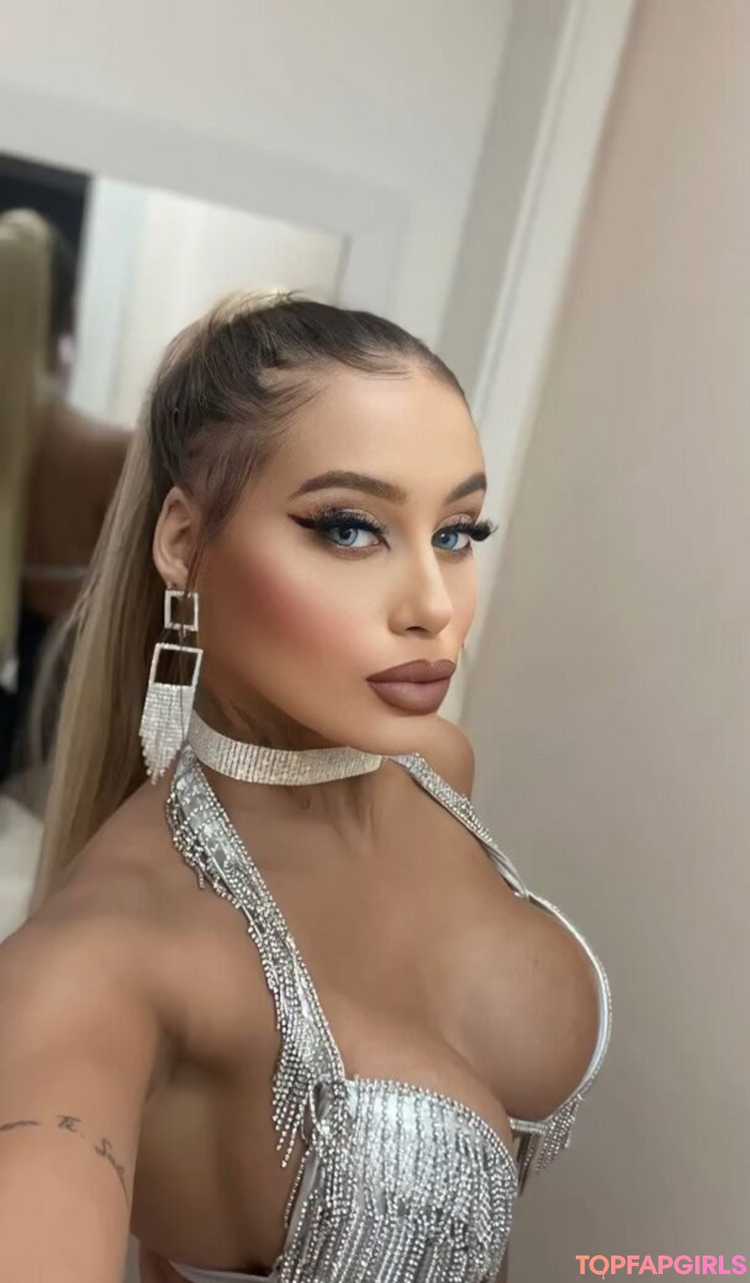 Ca Foshecato model pornographic pictures