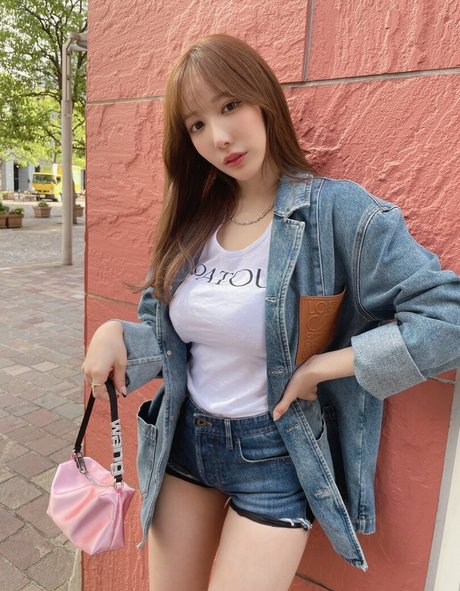 Koyoi Konan actress archive