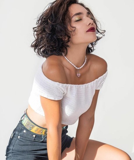 Ella Flare free pornstar gallery