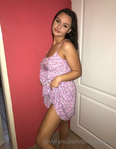 bellalittlefree22 star erotic image