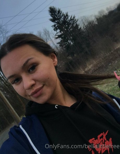 bellalittlefree22 pornstar free images