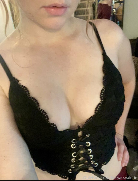 valeriehartxoxo hot actress image