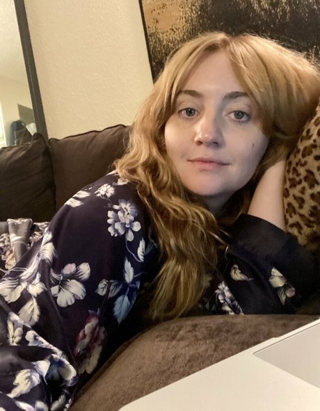 valeriehartxoxo model sexy pics