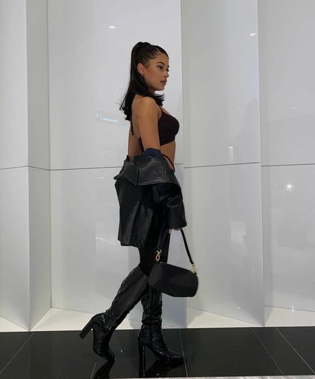 blonde pregnant onlyfans beautiful photos