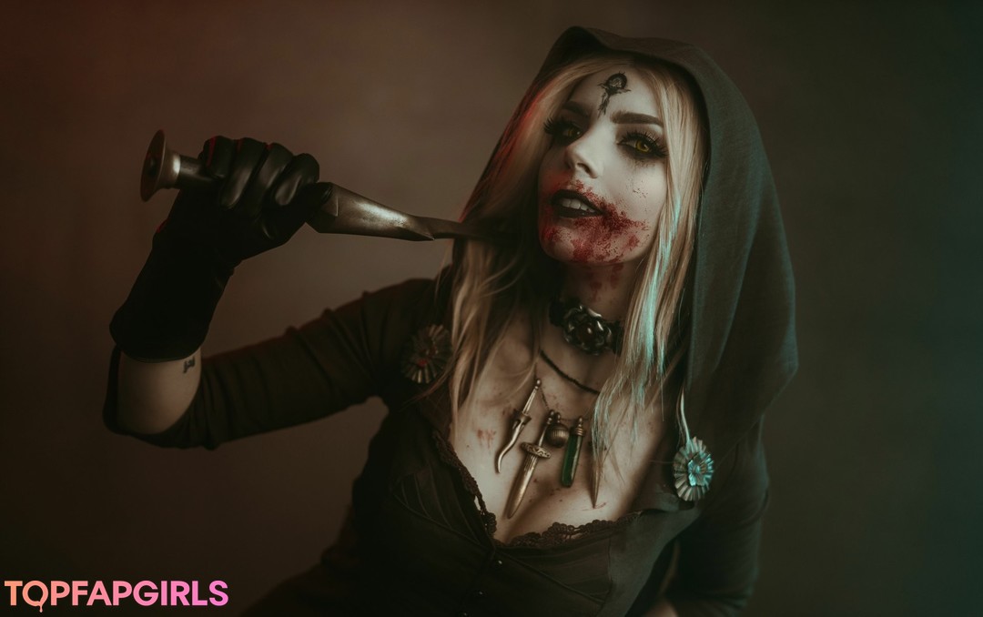 Bloodraven naked model picture