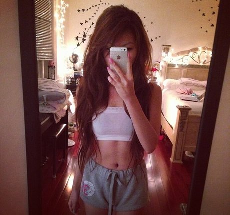 Wanderlustss model pornographic images