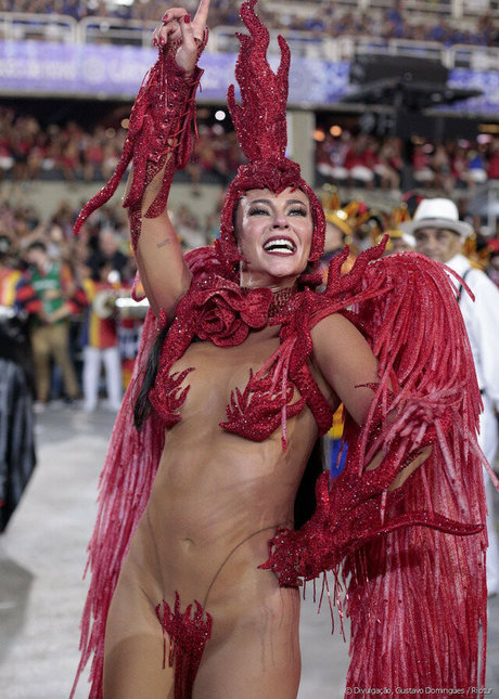 Paola Oliveira nice star picture