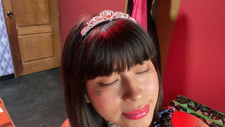 Elizabet Tracy pretty star photos